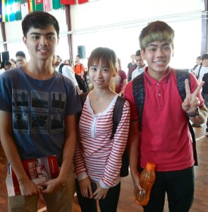 EduSpiral took these students separately to tour the campus and provided course counseling to help them make the right choice. Kian Yong (Mechanical Engineering), Yammie (Business), & Kenneth Pang (Architecture) at UCSI University's Orientation 